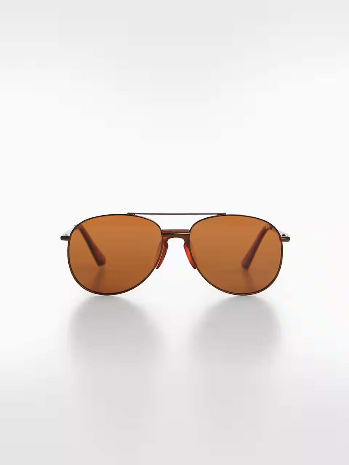 Polarised sunglasses
