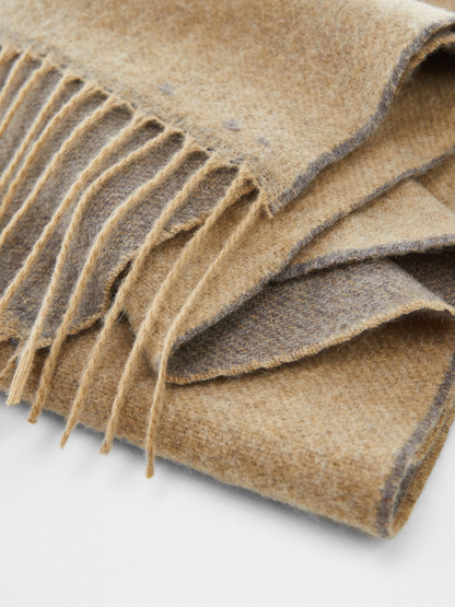 Two-tone fringed scarf