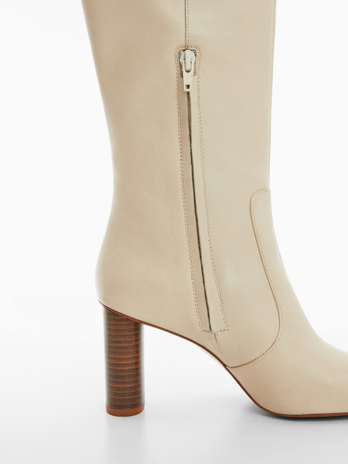Round-toe leather boots