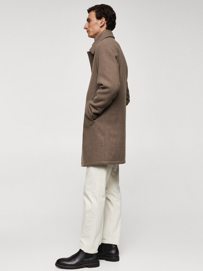 Thermoregulating wool coat